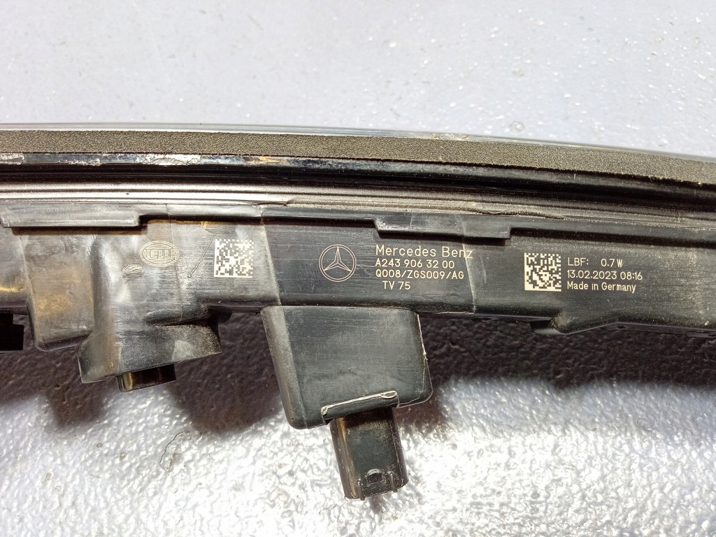 Mercedes eqa w243 фара лампа передній середня накладка перед a2439063200 Недорого