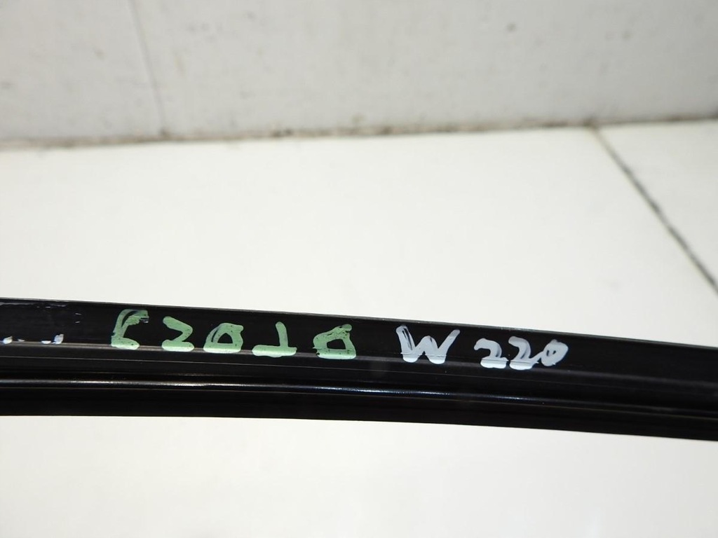 фото №2, Молдинг стекло лобовое mercedes w220