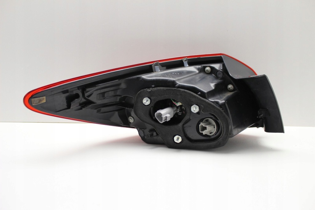 Mazda 6 gj универсал рестайлинг  - фара левая + правая задняя led 2016+ Оригинал