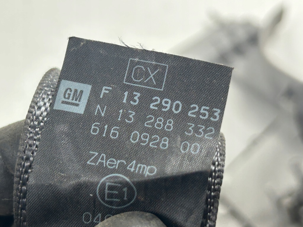 Ремень безопасности натяжитель правый  перед corsa d Оригинал