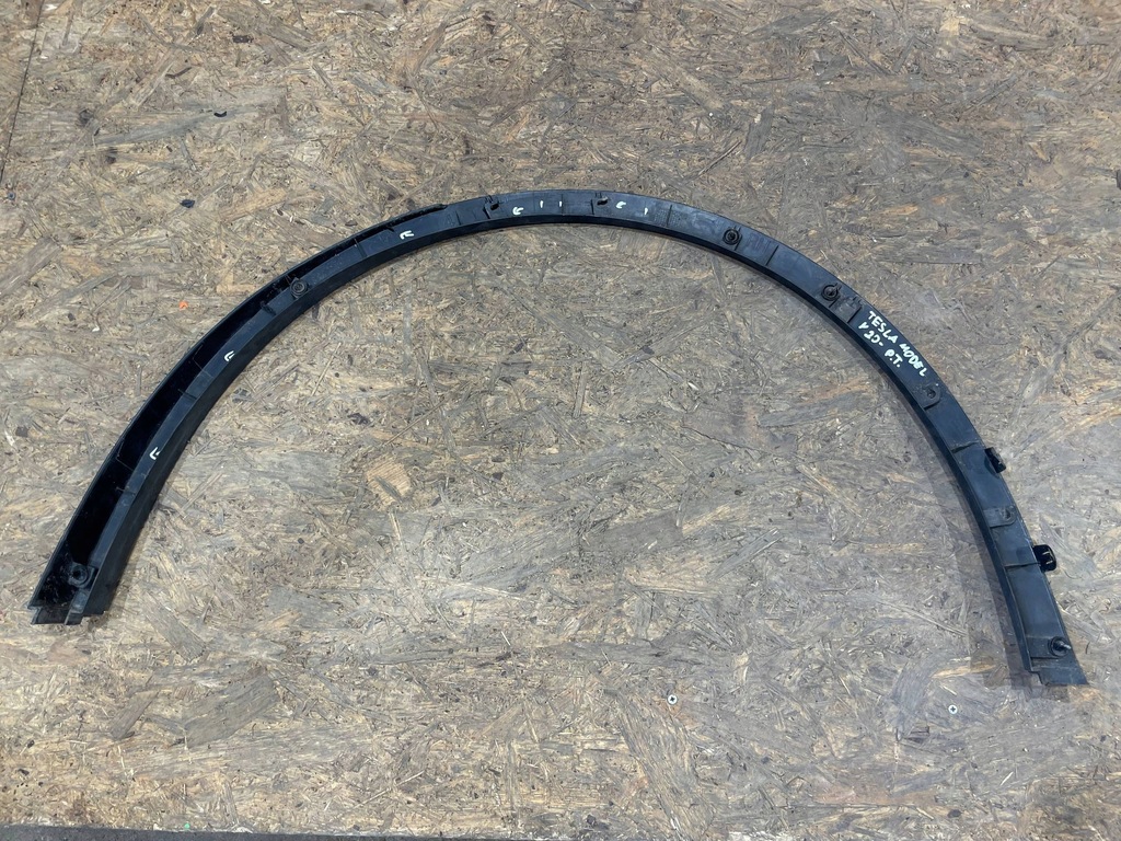 фото №6, Tesla model y 20- молдинг накладка na крыло правый задняя задняя