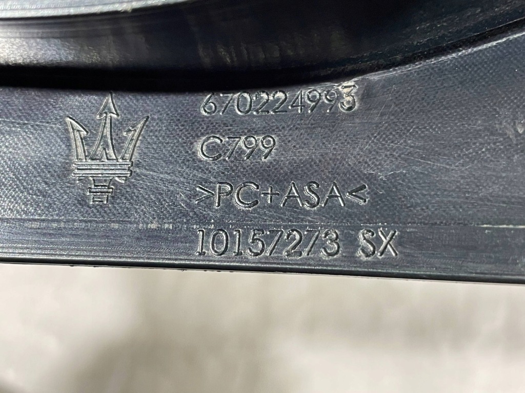 Купить Maserati granturismo m189 левая решётка решётка  бампера передний перед lh