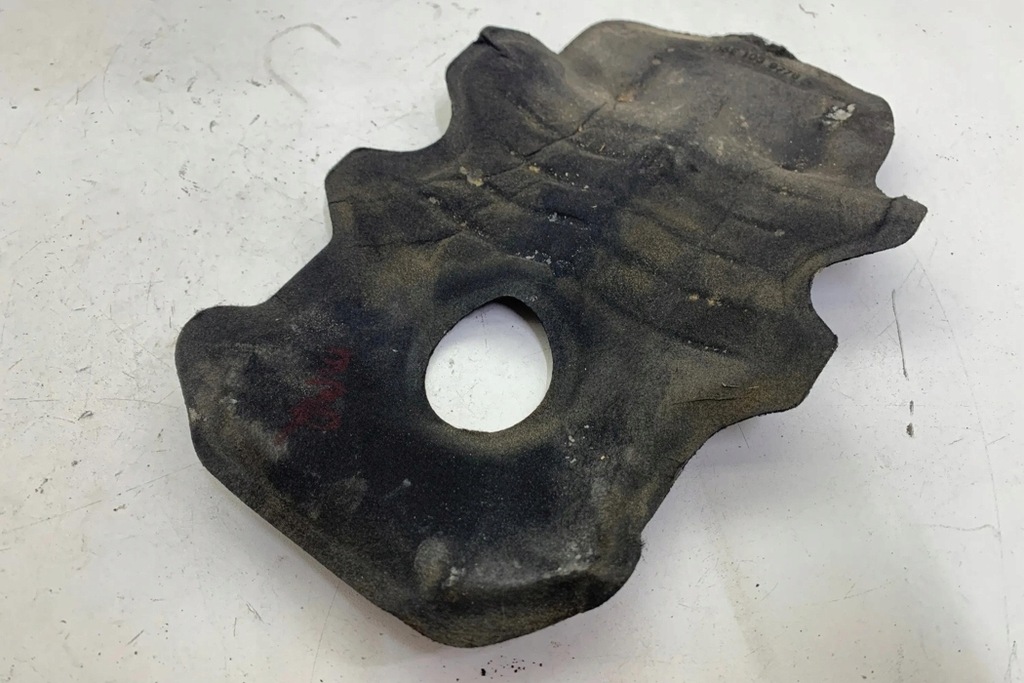 фото №9, Шумоизоляция капот audi a5 8t3 06e103977b 3.0l бензиновый 245kw 2011