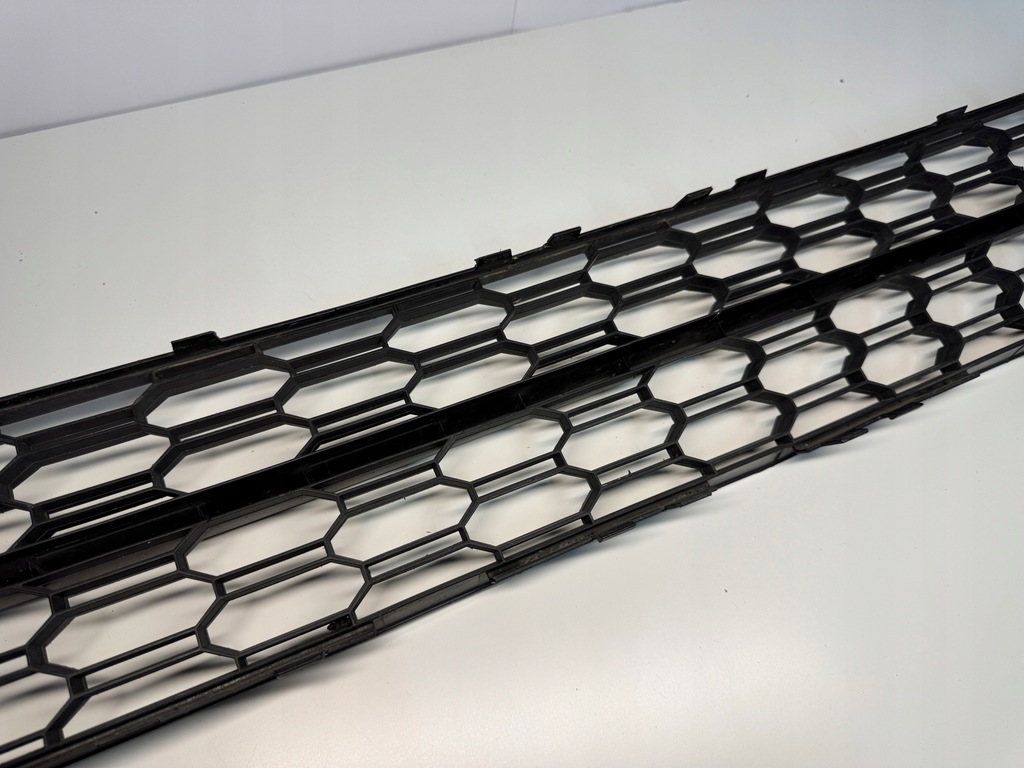 фото №6, Skoda octavia iii решётка бампера передняя 5e0853677j