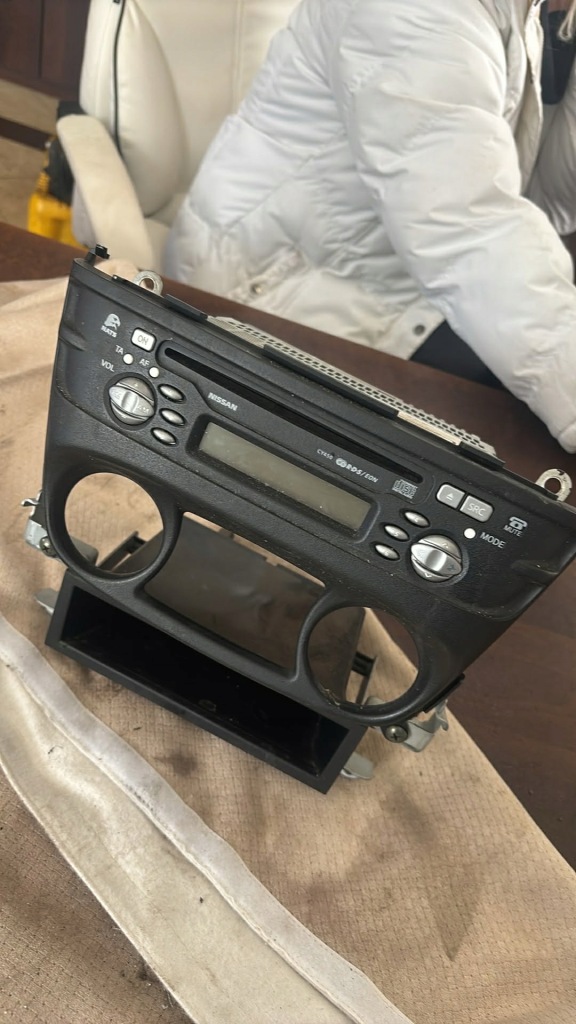 Купити Панель радіо cd nissan almera n16 2003-2006 28185bn800