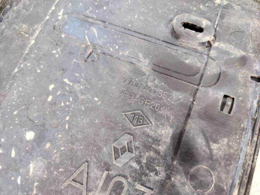 Спойлер спойлер крышки багажника задний третье  фонарь  стоп renault clio 2 Цена