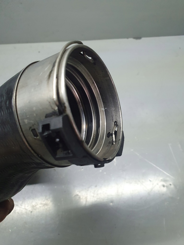 Шланг труба пабтрубок  интеркулер turbo воздуха mercedes c w204 e-klasa w207 в Украине