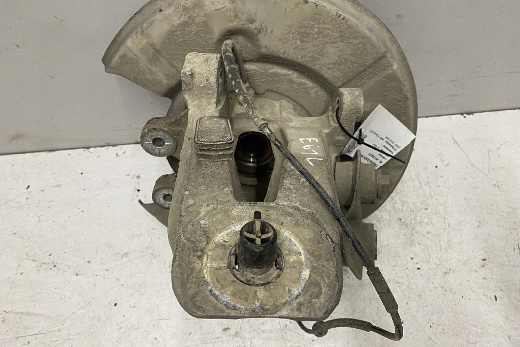 фото №8, Поворотный кулак задняя левая bmw 5 touring e61 6770923 2004