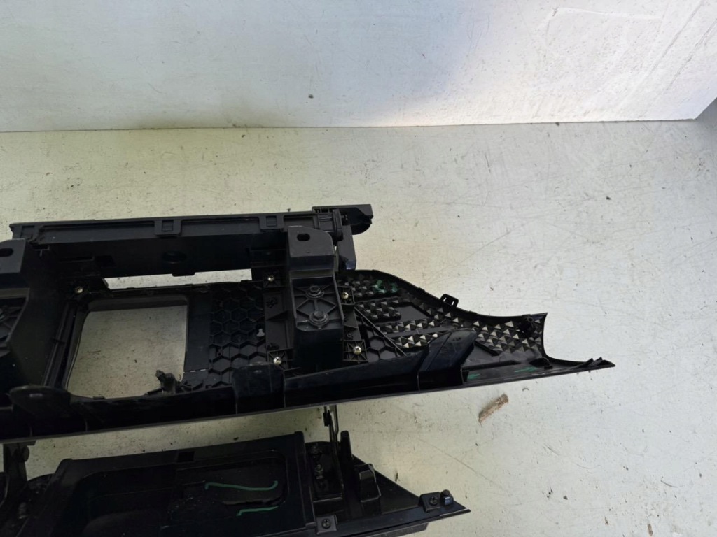 фото №6, Решітка радіатора решітка радіатора dacia spring 21-