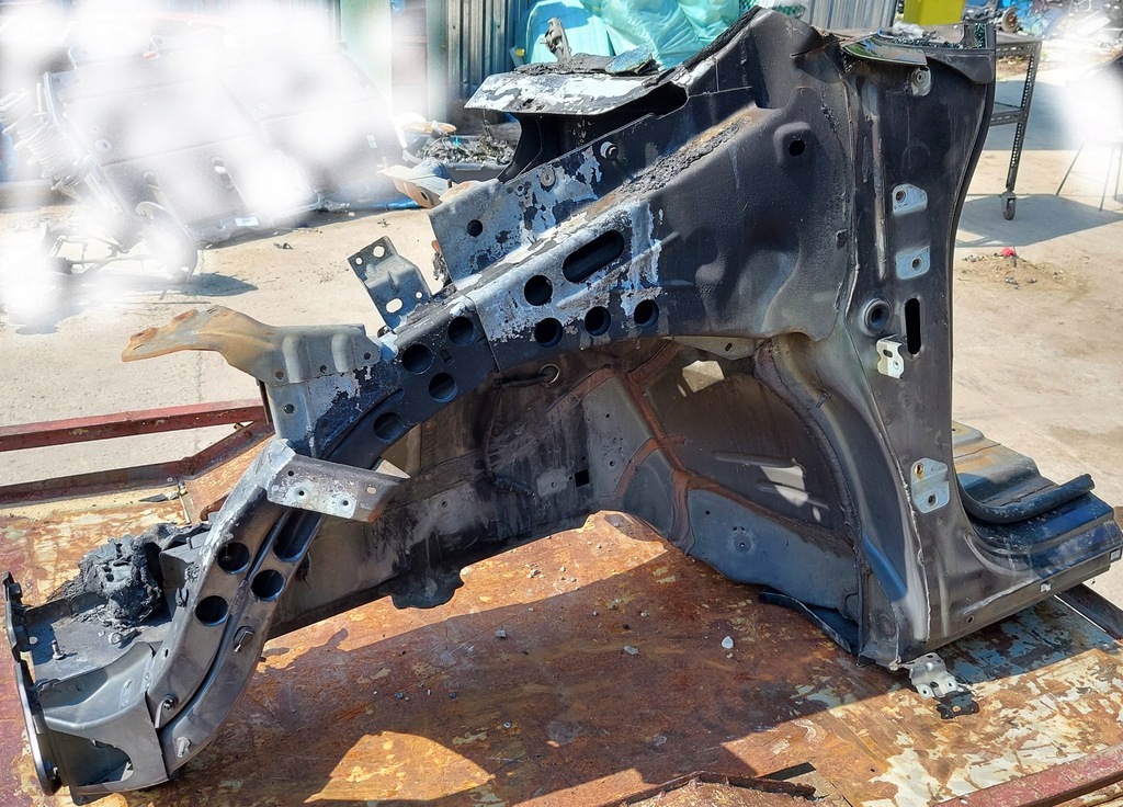 фото №1, Pacifica 2016-2023r четверть левый перед