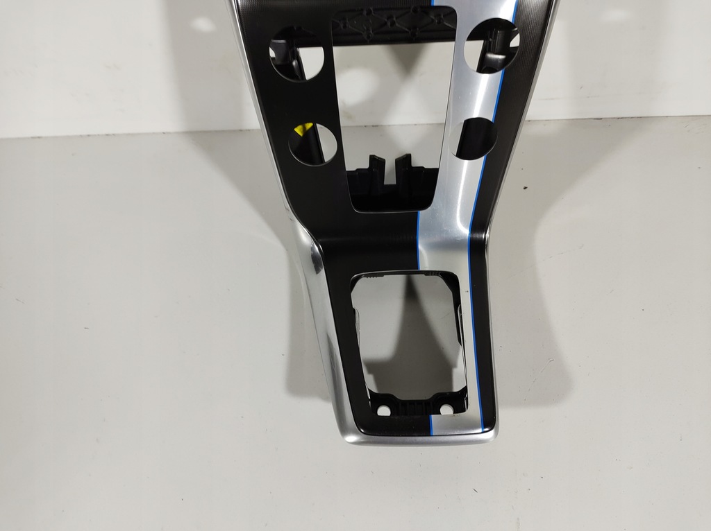 фото №6, Volvo v40 12- рамка радио панель обдув