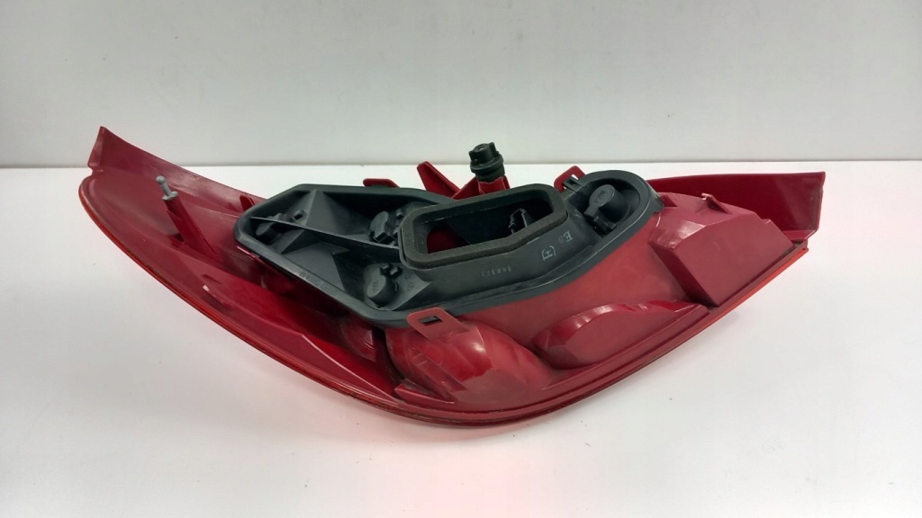 фото №4, Peugeot 207 cc лампа задняя правая