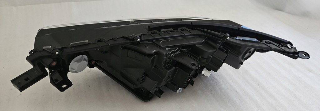 фото №7, Лампа правая перед линза toyota bz4x ea10 2022-