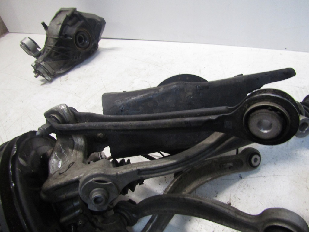 фото №11, Подвеска левый задняя mercedes glc x253 amg 4.3 kpl