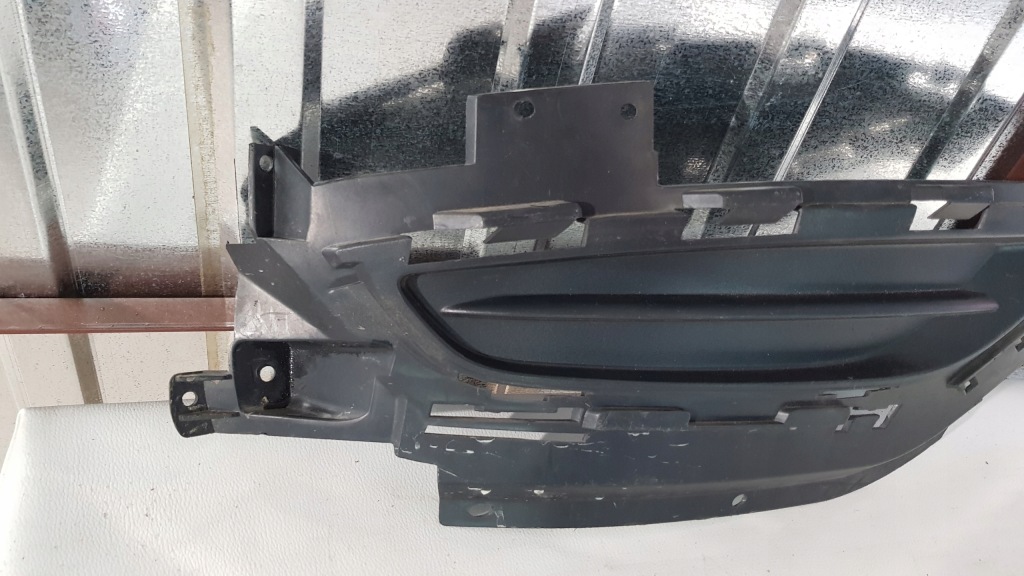 фото №3, Chrysler 200 2015- решітка радіатора решітка бампера права