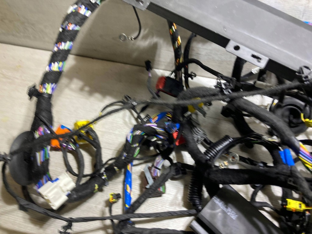 Citroen c3 aircross 2021 жгут пол салона Недорого