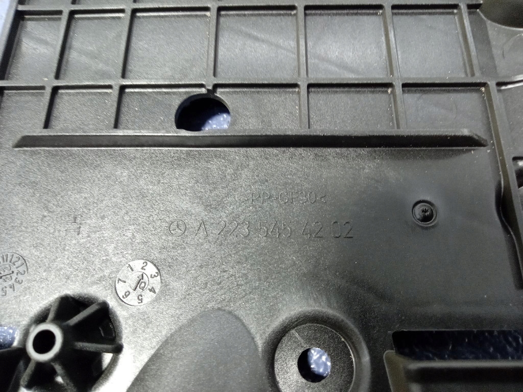 Mercedes s klasa w223 крепеж кронштейн блок управления a2235454202 в Украине