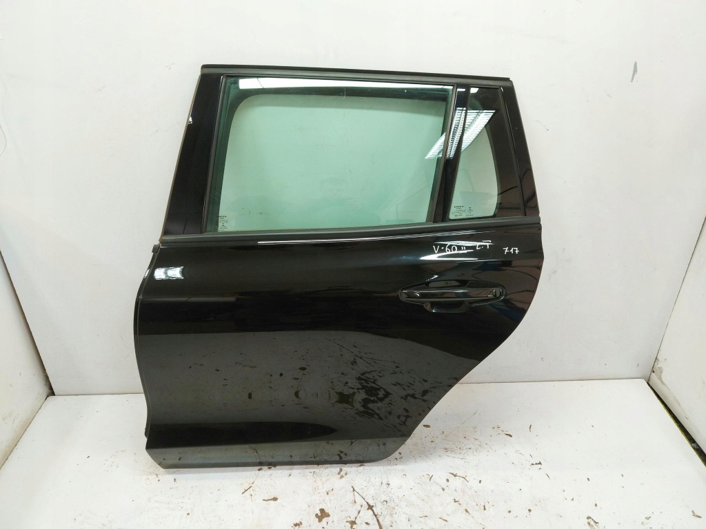 фото №1, Volvo v60 ii kombi дверь левый задняя задние чёрные 717-46