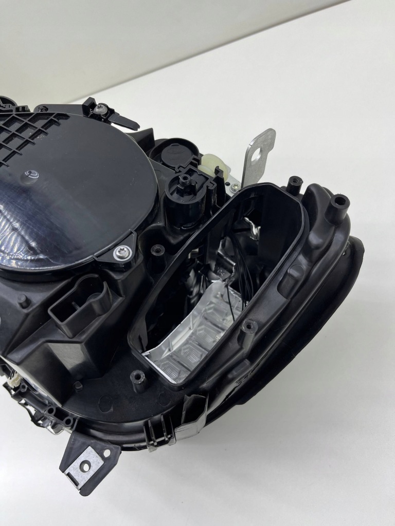 Bmw 7 f01 f02 рестайлинг  правая фара ксенон европа 7348506 в Украине