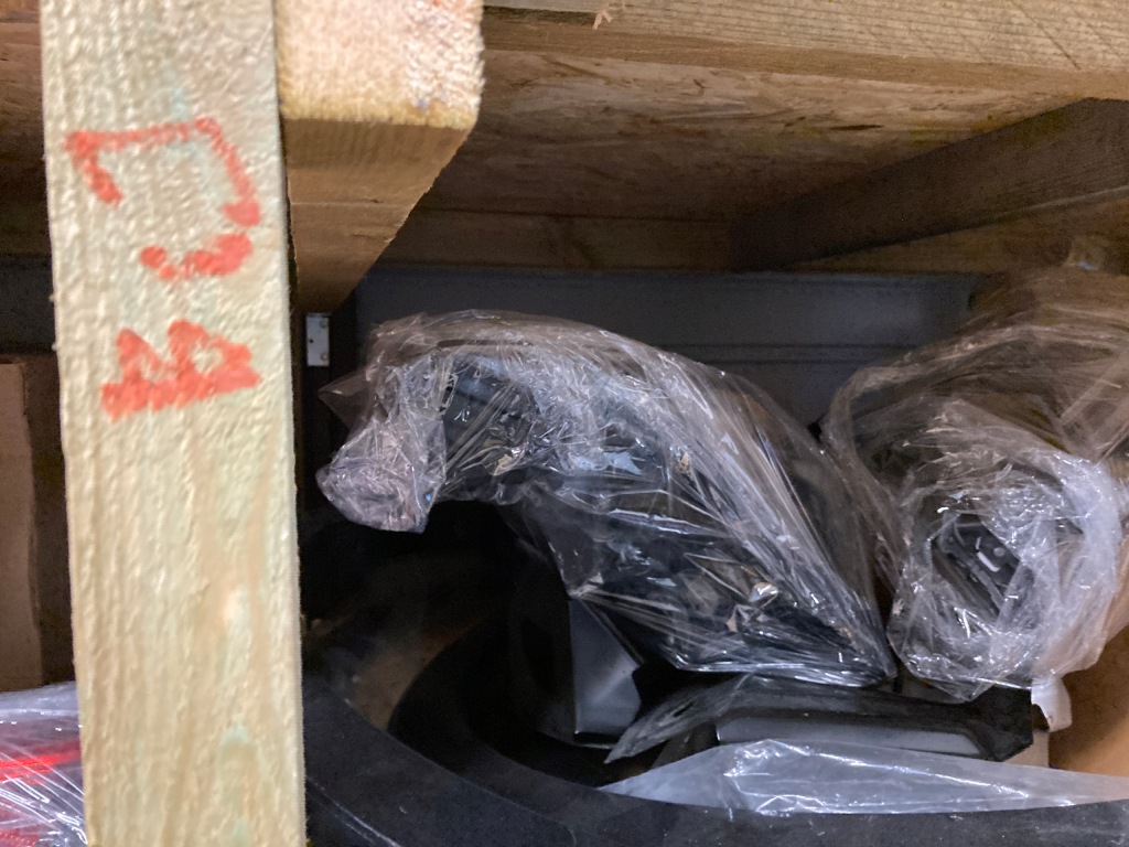 Vw touareg iii молдинг na крыло правый передний orgi. Недорого