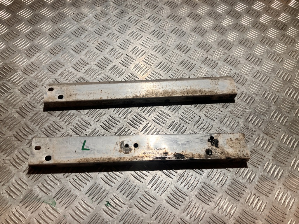 Купить Кронштейны  бампера правый  + левая комплект mercedes gla x156 13-