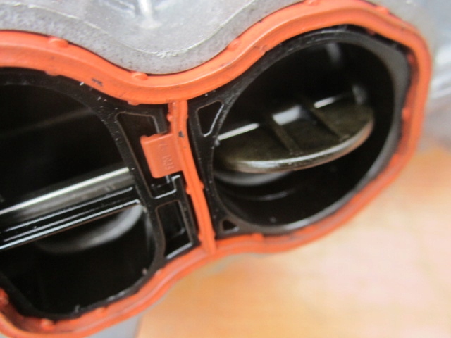 фото №7, Bmw x5 f15 x6 f16 m50d кришка кришка багажника вкладиш колектор впускний 8515685 8515483