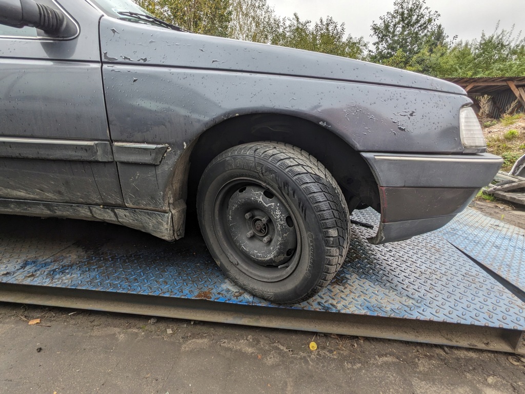 фото №1, Peugeot 405 крила правий перед передній
