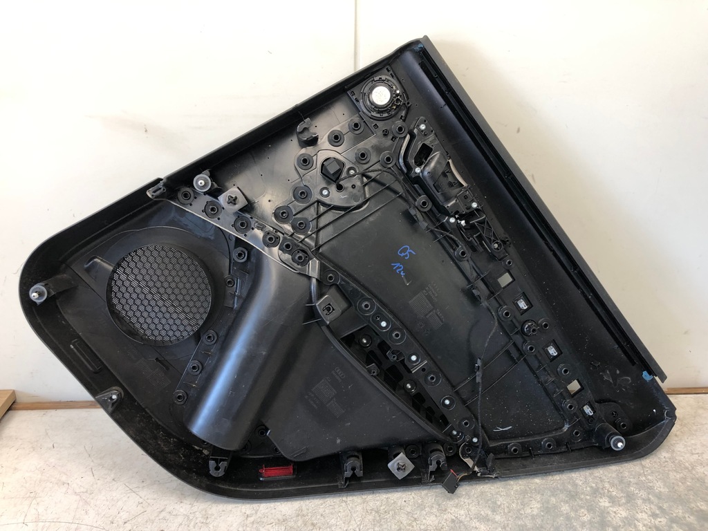 фото №6, Обшивка дверь левый задняя audi q5 8r