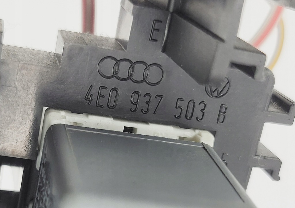 фото №5, Audi a8 d3 lift коробка запобіжників реле 4e0937503b