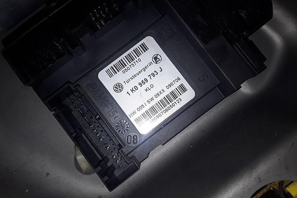 фото №4, Підйомник скло задніх лівих двері skoda octavia ii combi 1z5