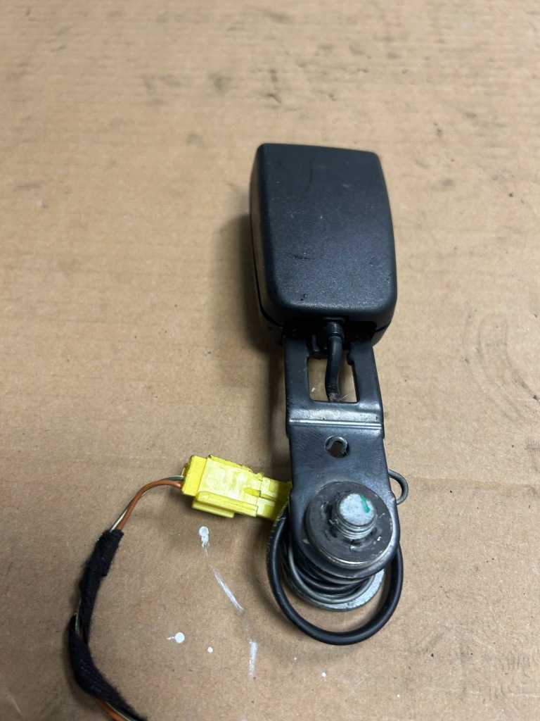 Купити Mercedes w164 ml пряжка поперечина заднього a1648600669