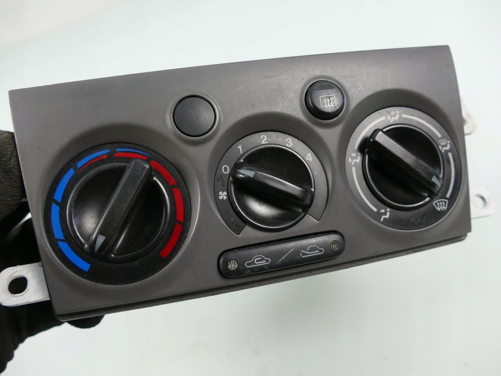 фото №1, Mazda premacy панель керування обдув вентиляція