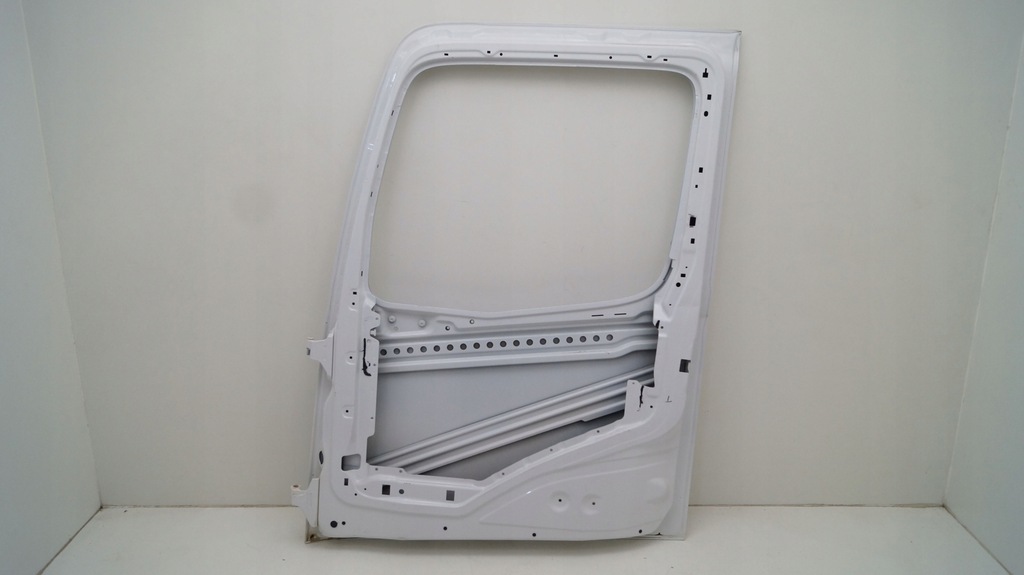 фото №2, Mercedes actros mp4 11- дверь правое t