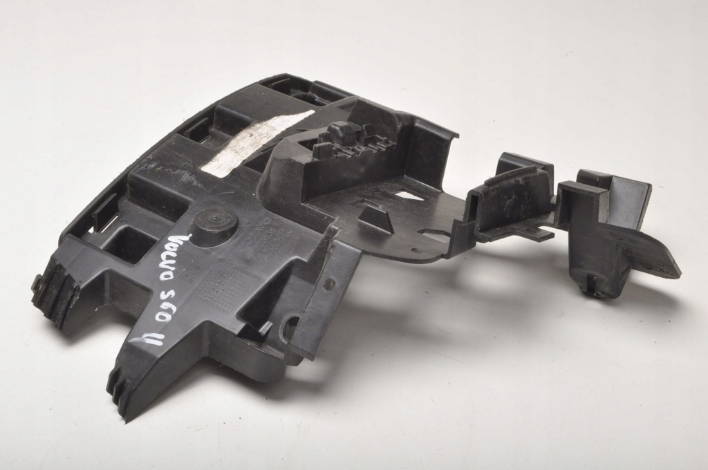 фото №1, Volvo s60 ii направляющая бампера правый задняя 31323838