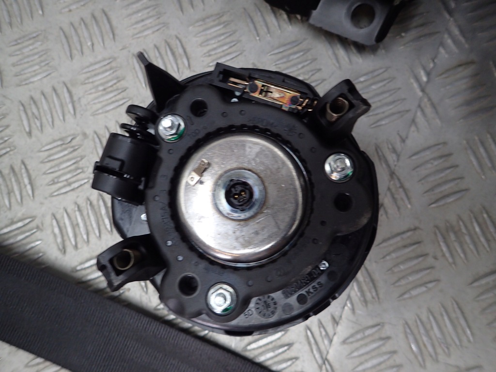 фото №8, Alfa romeo giulia veloce приборная панель rozdziecza консоль подушка безопасности подушки безопасности ремни