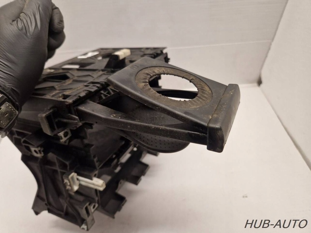 фото №15, Підсклянник рамка кишеня радіо кнопка аварійних audi a3 8p 8p0858005b