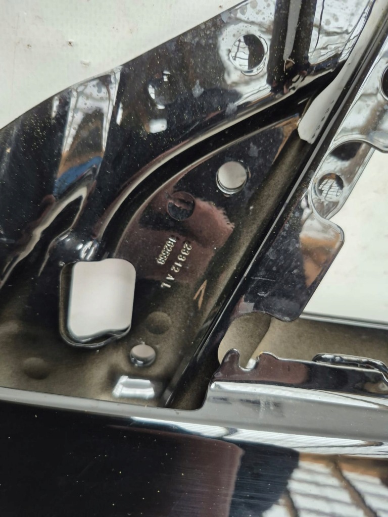 Tesla model 3 дверь левая перед передние Оригинал