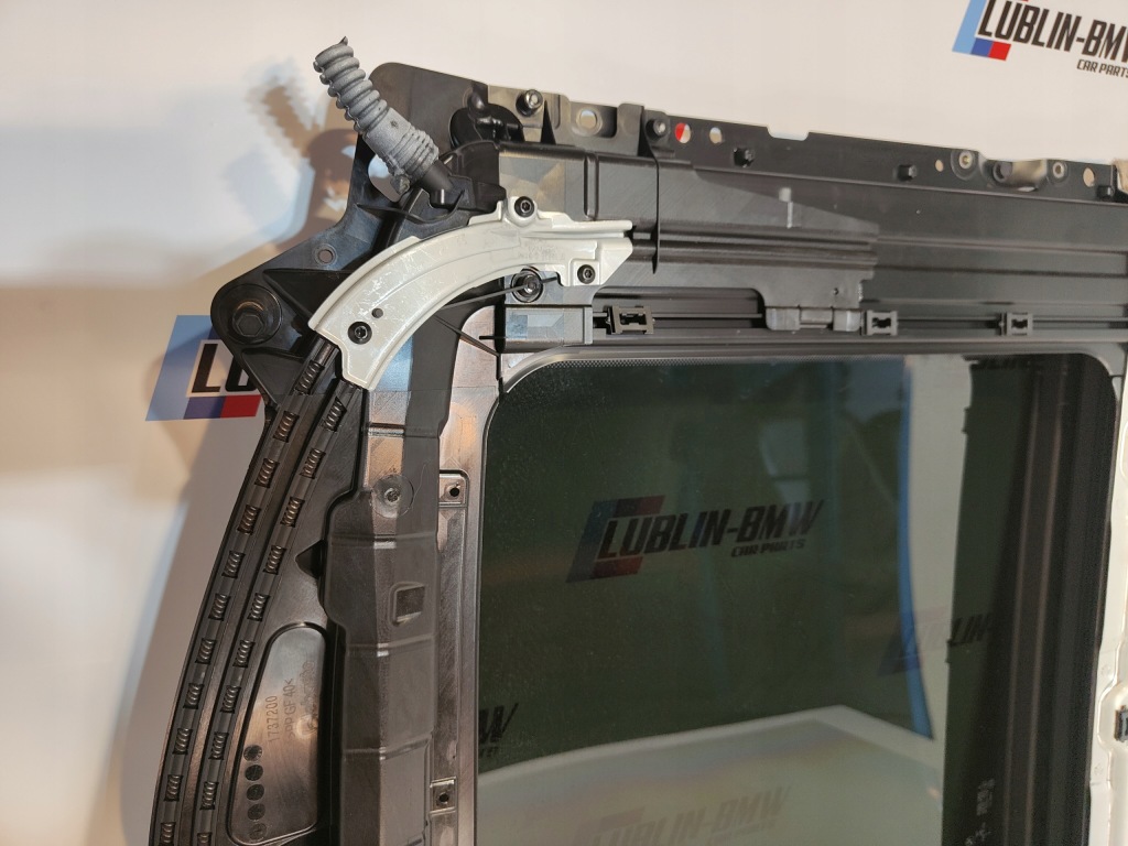 фото №10, Люк стеклянный крыша bmw g30 f90 m5