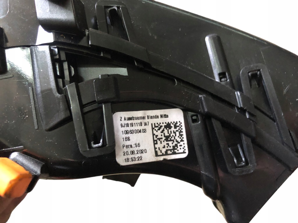 фото №4, Porsche taycan решітка обдув передня 9j1819111b