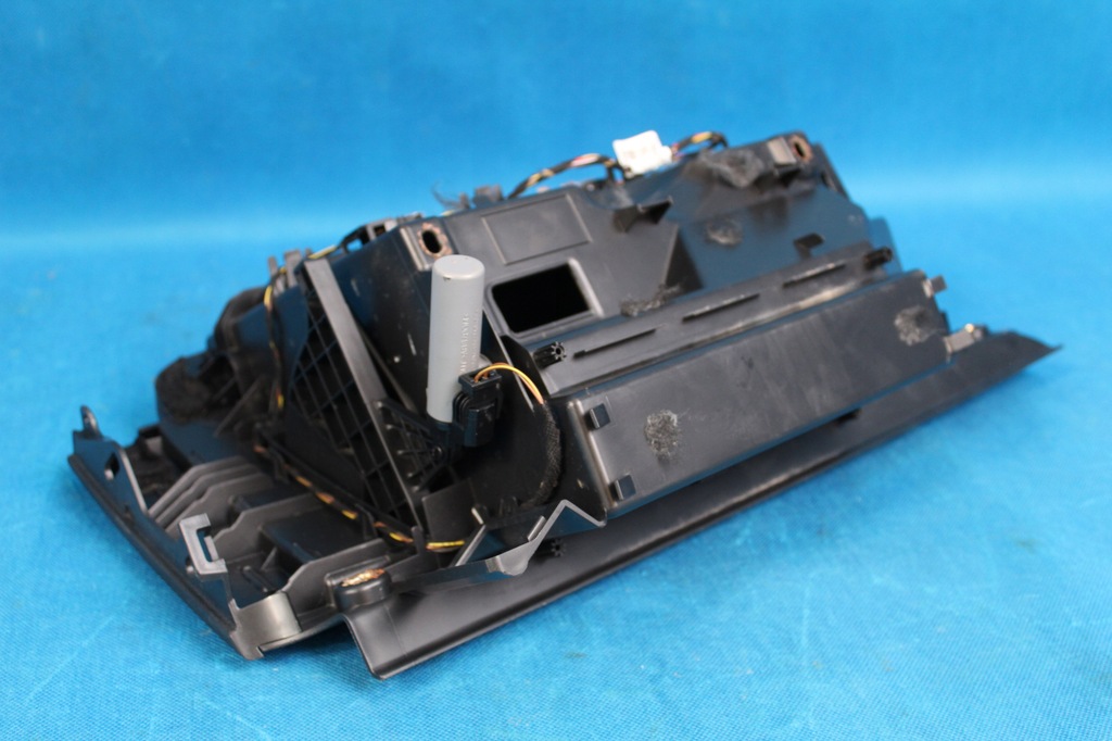 фото №9, Audi a1 8x lift бардачок панелі приладової панелі eu 8x1857104 8x1857124 2016r