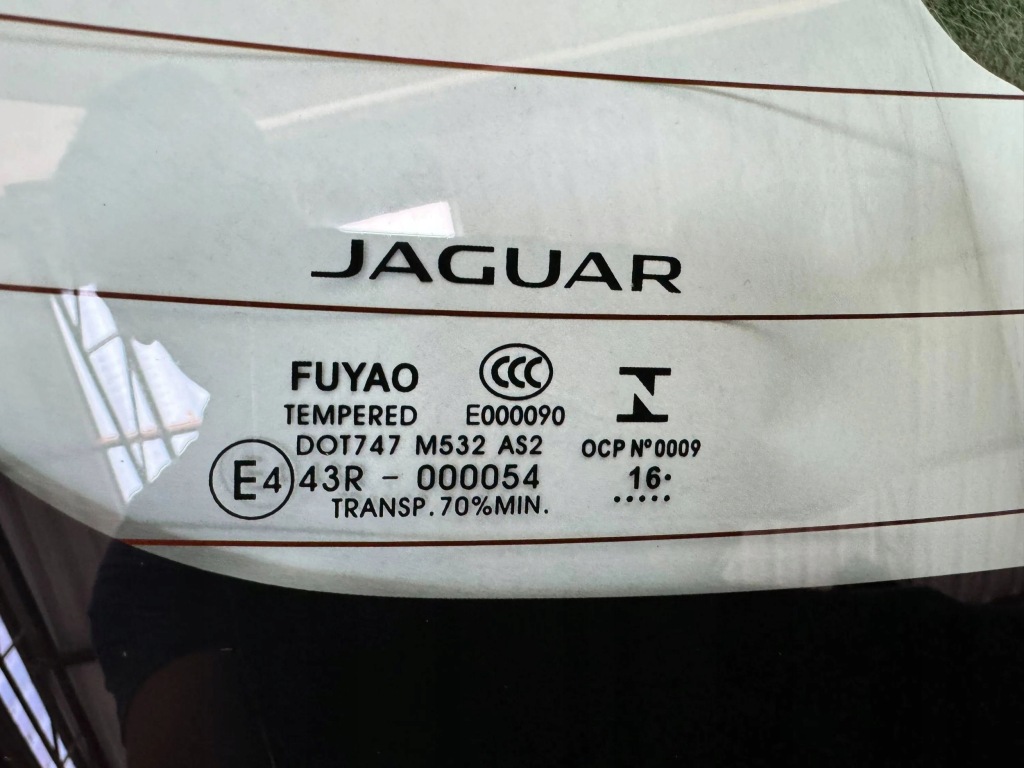 фото №4, Jaguar f-pace стекло задняя крышки багажника