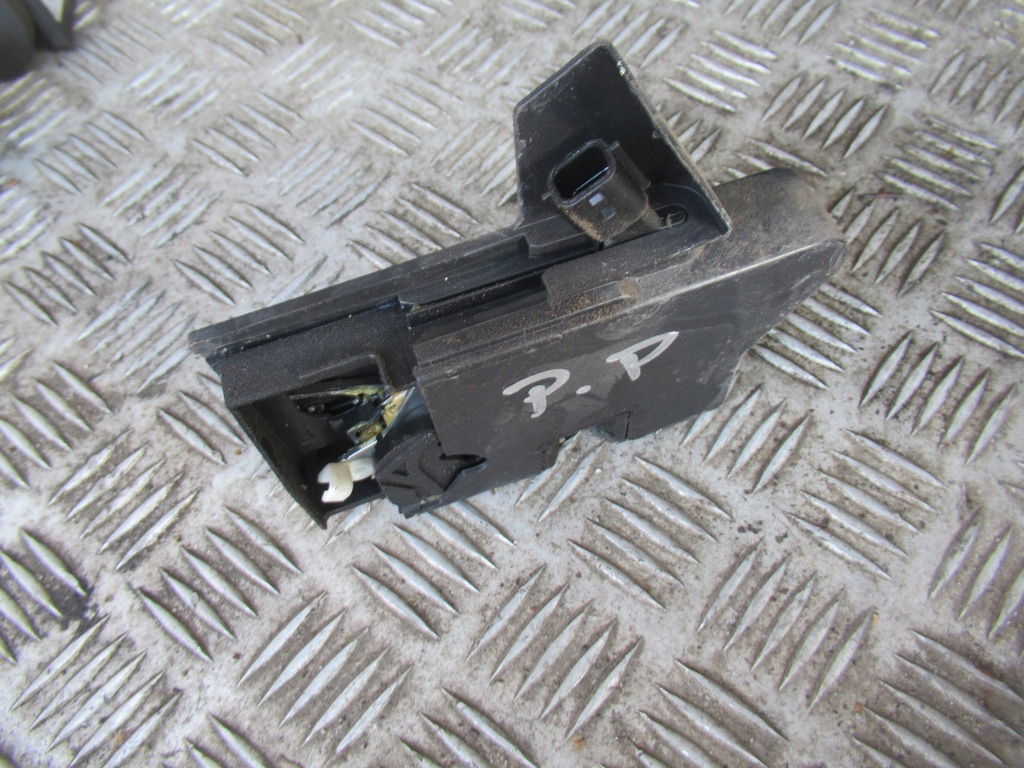 фото №1, Logan ii mcv kombi 2016 r. замок правый перед