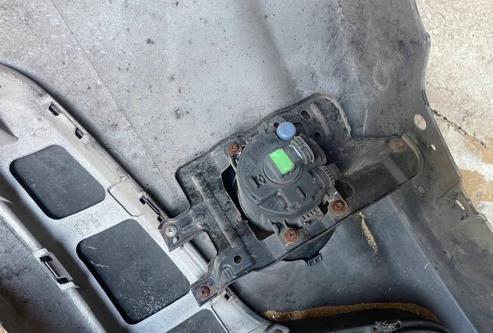 Купити Кронштейн корзина протитуманної фари nissan pixo 26159-4a00b