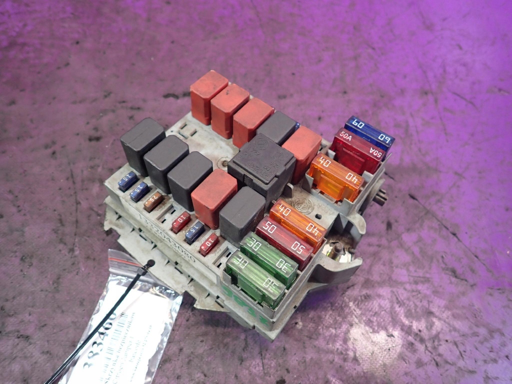 Купити Citroen jumper 1 рестайлінг  коробка запобіжників 1332043080