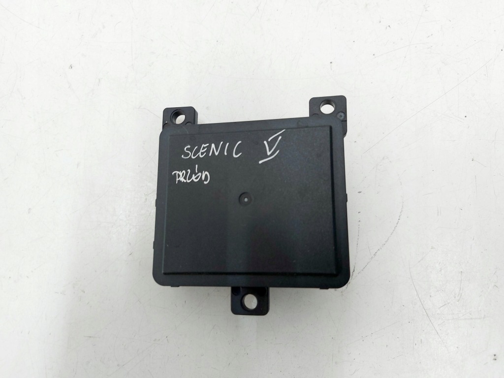 Купити Renault scenic v 24r. e-tech радар датчик датчик distronic 284470679r