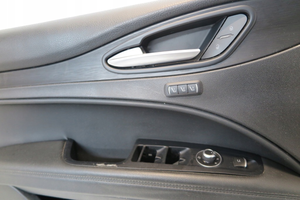 фото №4, Обшивка дверь левый перед alfa romeo stelvio