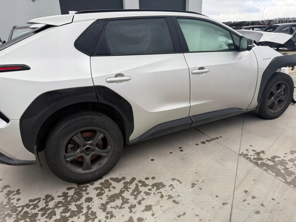 фото №1, Toyota bz4x 2023 2024 rok электрик крыша обшивка кровельные