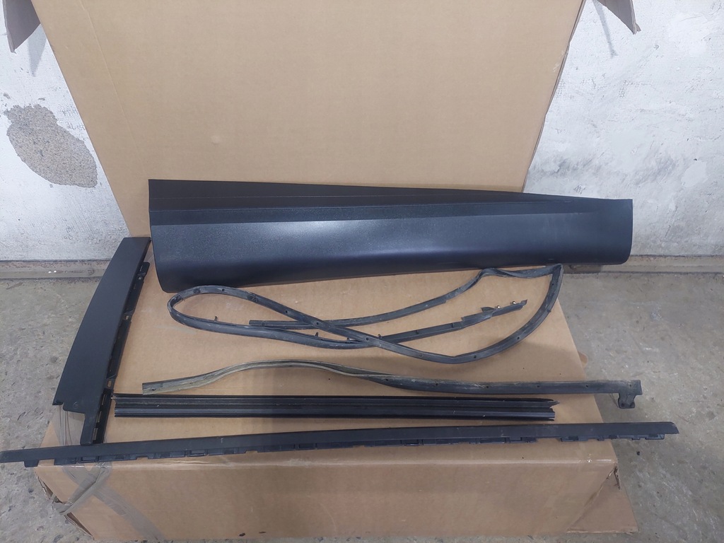 фото №1, Captur ii молдинг накладка дверь блок двигателя перед правая