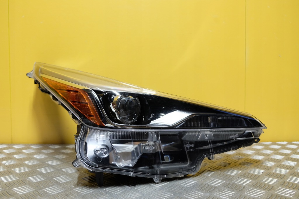 Купить Toyota prius рестайлинг  2019- фара фара перед full led r америка