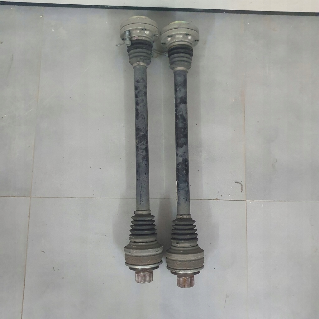 фото №1, Привідний вал задня vw touareg iii